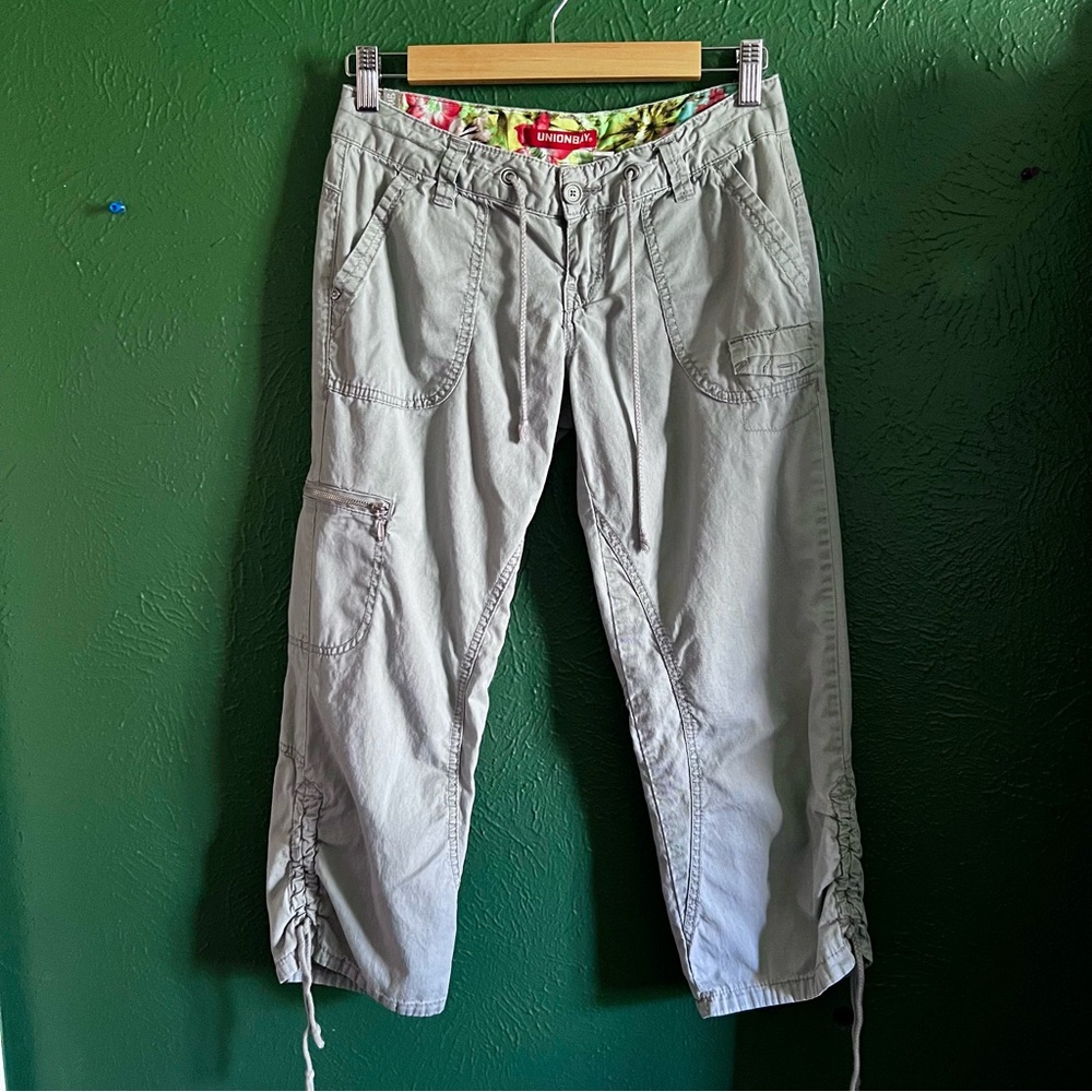 Y2K Grey Cargo Capris